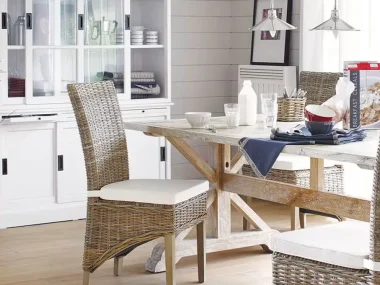 Bring coastal decor home with these 27 breezy, sunlit rooms