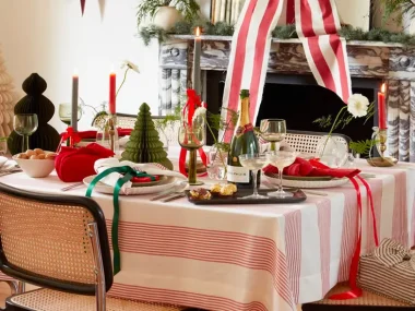 19 red Christmas decor ideas for a warm, joyful home