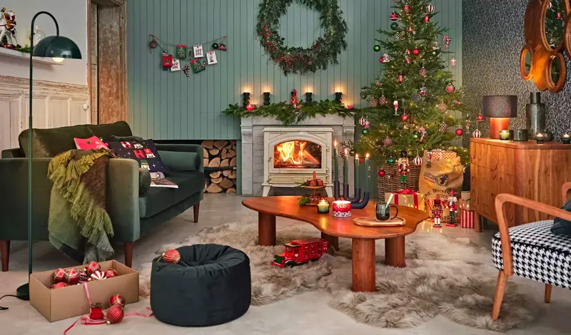 How to style wood Christmas decor for a warm, cozy home